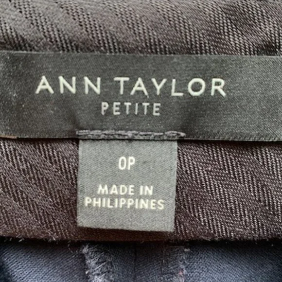 Ann Taylor navy blue ankle pants size 0P - Picture 8 of 9